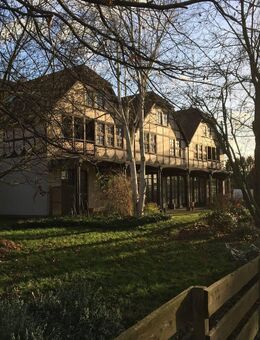 Großzügiges Wohnhaus mit 19 Appartments. Geeignet für Firmenmitarbeiter oder Großfamilien. Mit Schwimmbad. - Marschacht
