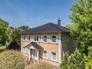Geräumiges Einfamilienhaus mit moderner Ausstattung in begehrter Wohnlage - Kleinmachnow