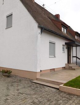 Geräumige Doppelhaushälfte in schöner, ruhiger Lage, Bobingen-Straßberg - Bobingen