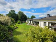 Grosse modernisierte Landhausvilla im Bungalow-Style nah am Möhnesee mit Traumgarten - Möhnesee