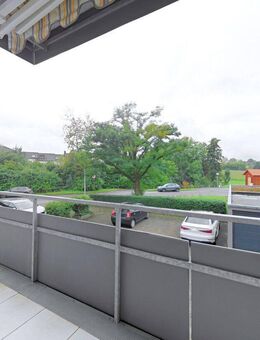Fischgrätenparkett gefälligst?! 2 Zimmer Wohnung mit Blick ins Grüne in Reutlingen-Rommelsbach - Reutlingen