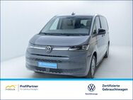 VW T7 Multivan, Multivan Life TDI IQ-LIGHT VIS-A-VIS, Jahr 2023 - Berlin