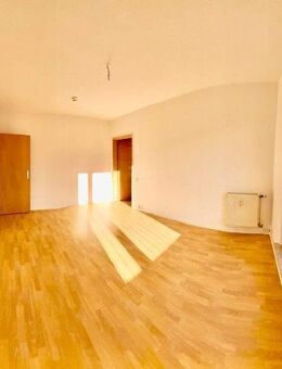 frisch renovierte Single-Wohnung 2 Zimmer Küche Wannenbad ansehen einziehen - Senftenberg