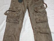 Von Dutch, Jeans, Hose, Cargo /Baggy beige GR. S, Olive, gekürzt auf ca. L30. FP. 25 € , Top Zustand! .Gebraucht siehe Bilder! HOSE WURDE AUF EINE CA. LÄNGE VON = L30 gekürzt !! - Bühl