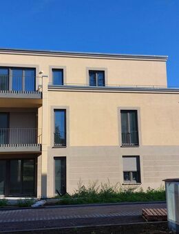 2 Zimmer Dachgeschosswohnung mit EBK und Süd-Balkon - Dresden