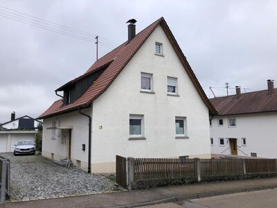 sehr geräumiges Einfamilienhaus mit großer Entfaltungsmöglichkeit