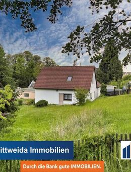 Einfamilienhaus mit Garten und großer Garage, in ruhiger, aber zentraler Lage! - Hainichen (Sachsen)