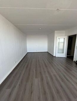 Gerade Renoviert! Schöne Wohnung mit Balkon und neuem Bad - Oberhausen