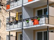Schöne 3 Zimmerwohnung mit Balkon, Bad und Küche mit Fenster! - Dresden