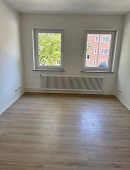 Helle, gepflegte 2-Zimmer-Wohnung zum 16.07. zu vermieten! - Bremerhaven