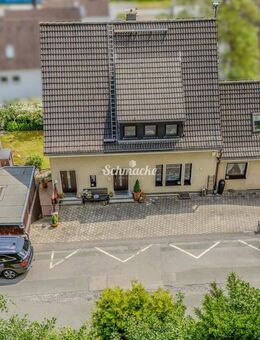 Traumhaftes & großzügiges Haus mit einer Büroeinheit und zwei großen Garagen für mehrere PKW - Iserlohn