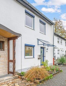 *PROVISIONSFREI* Komplett renoviertes, lichtdurchflutetes Reihenhaus mit Garten in ruhiger Lage - Reutlingen