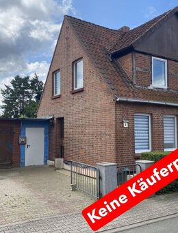 . . . Familienidylle in ruhiger Seitenstraße . . . - Lauenburg (Elbe)