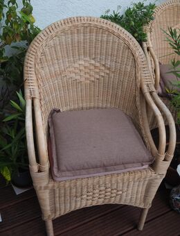 Kobstühle und Korbtisch - Bad Windsheim Zentrum