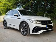 VW Tiguan 2.0 B DSG R-Line AHK|PDACH|TOTW|MATRIX - Bad Lippspringe