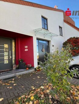 Bezugsfreies Einfamilienhaus mit Carport in verkehrsberuhigter Sackgasse - Eschweiler