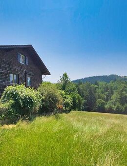 Bestlage bei Traunstein (3km) - Zweifamilienhaus in sonniger Alleinlage auf Anhöhe - Traunstein