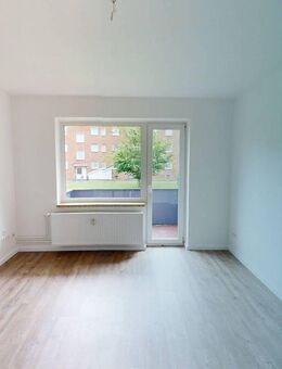 Helle und ruhig gelegene 3-Zimmer-Erdgeschosswohnung mit BALKON und BADEWANNE - Rendsburg