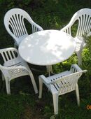 4 schöne Gartenstühle wei NEU in 87634