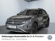 VW T-Roc, 1.5 l TSI Style 8 364€ PREISVORTEIL, Jahr 2022 - Berlin