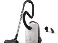 AEG Bodenstaubsauger CLEAN 5000, hohe Saugleistung, AllFloor-Bodendüse, 750 W, mit Beutel, AB51C1DB, aus 37 % Recyclingkunststoff, kompakte Größe