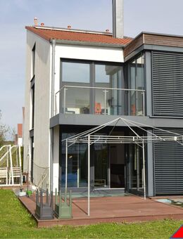 Verkauft! Bestlage! Modernes 5,5-Zi.-Stadthaus mit Einbaukü., 3 Bädern, u. Sauna im Westen v. Rgbg. - Regensburg