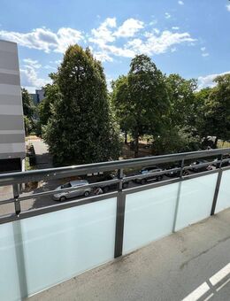 Sofort bezugsfrei! 2 Zimmer-Wohnung mit Balkon in Köln-Mülheim - Köln
