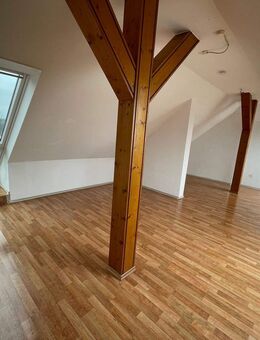 Großzügige 2-Zimmer-Maisonettewohnung mit Garage in denkmalgeschützter Stadtvilla in zentraler Lage von Kehl - Kehl