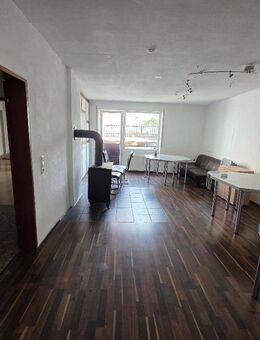 Unkonventionelle 3 Zimmer-Wohnung mit eigenem Eingang. - Murr