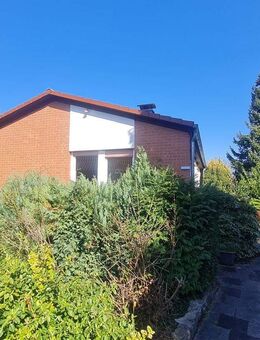 Renovierungsbedürftiger BUNGALOW mit Außenpool-Röttenbach bei ERLANGEN - Röttenbach (Landkreis Erlangen-Höchstadt)