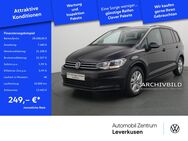 VW Touran, Comfortline, Jahr 2022 - Leverkusen