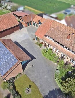 Resthof mit zwei Wohneinheiten - Stallungen, Scheune, Koppeln, PV, FTTH und Fernwärmeanschluss - Rodewald