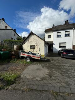 Einfamilienhaus mit Garten