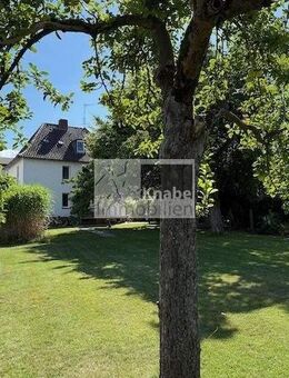 Zweifamilienhaus mit Baugrund, nur einen Katzensprung vom Marktplatz entfernt! - Melle