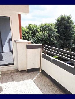 Quadratisch/Praktisch/Gut! Renovierte 3 Zimmer mit Loggia + Fernblick, Tageslichtbad, separate Küche - Gladbeck