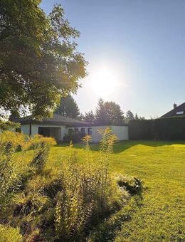 Exklusiver Bungalow in Oberfürberg +++ teilbar mit zwei Eingängen, 1.600 qm Grund, einzigartig & repräsentativ +++ - Fürth