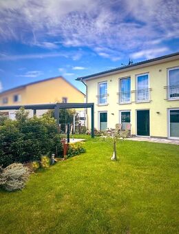 Modernes, neuw. Wohnhaus in Niederkassel - Doppelgarage und schönem Garten - geringe Heizkosten! - Niederkassel