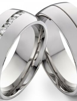 Breite 8mm Edelstahlringe E046 ohne Stein mit Gravur - Aholming
