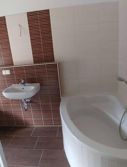 **Ruhige 4-Raum-Wohnung mit Balkon am Stadtrand von Greiz** - Greiz