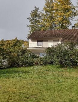 Einfamilienhaus mit Schwimmhalle auf großem, ruhigem Südgrundstück mit Fernsicht - Rückersdorf (Bayern)
