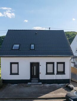 Preisreduzierung!!! Freistehendes Einfamilienhaus mit Sonnenterrasse und tollem Weitblick - Simmertal
