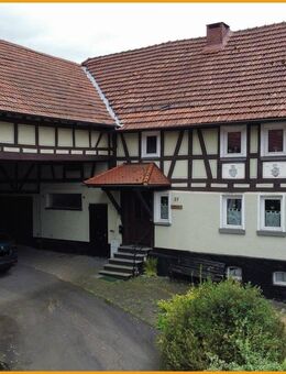 KOMPAKTES FACHWERKHAUS MIT NEBENGEBÄUDE! KEINE KÄUFERPROVISION! - Mücke