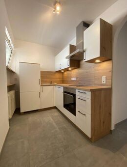Sehr schöne 1,5 Zimmer Wohnung mit großer Loggia in bester, zentraler Lage - Passau