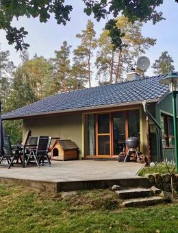 PROVISIONSFREI | Bungalow 2020, neuwertig, Fußbodenheizung, Kamin, großes Grundstück direkte Seenähe - Lindow (Mark)