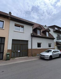 Zweifamilienhaus mit Charme und Potenzial - Oftersheim