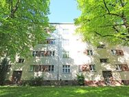Modernisierte 3-Zimmer Wohnung mit Südwest-Loggia , Dielen, Keller und sehr guter Anbindung - Berlin