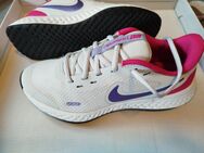 Sneaker Nike Revolution 5 (GS) weiß/lila Neu von Sellonclick - Freudenstadt