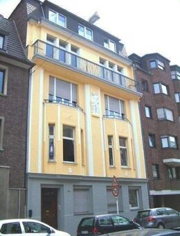 Penthouse Wohnung mit Einbauküche und großer Terrasse mit traumhaftem Ausblick mittig im Bankenviertel gelegen ! - Mönchengladbach