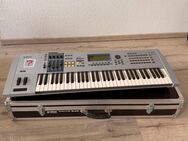 YAMAHA MOTIF ES6 + Netzteil, Pedal und Flightcase - Dresden