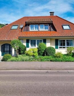 Zweifamilienhaus mit schönem Garten in Zell am Harmersbach - Zell (Harmersbach)